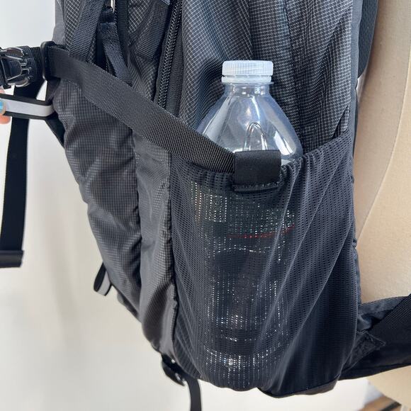 Thule EnRoute Escort 2 Daypack Black 27-liter Backpack - Picture 4 of 11